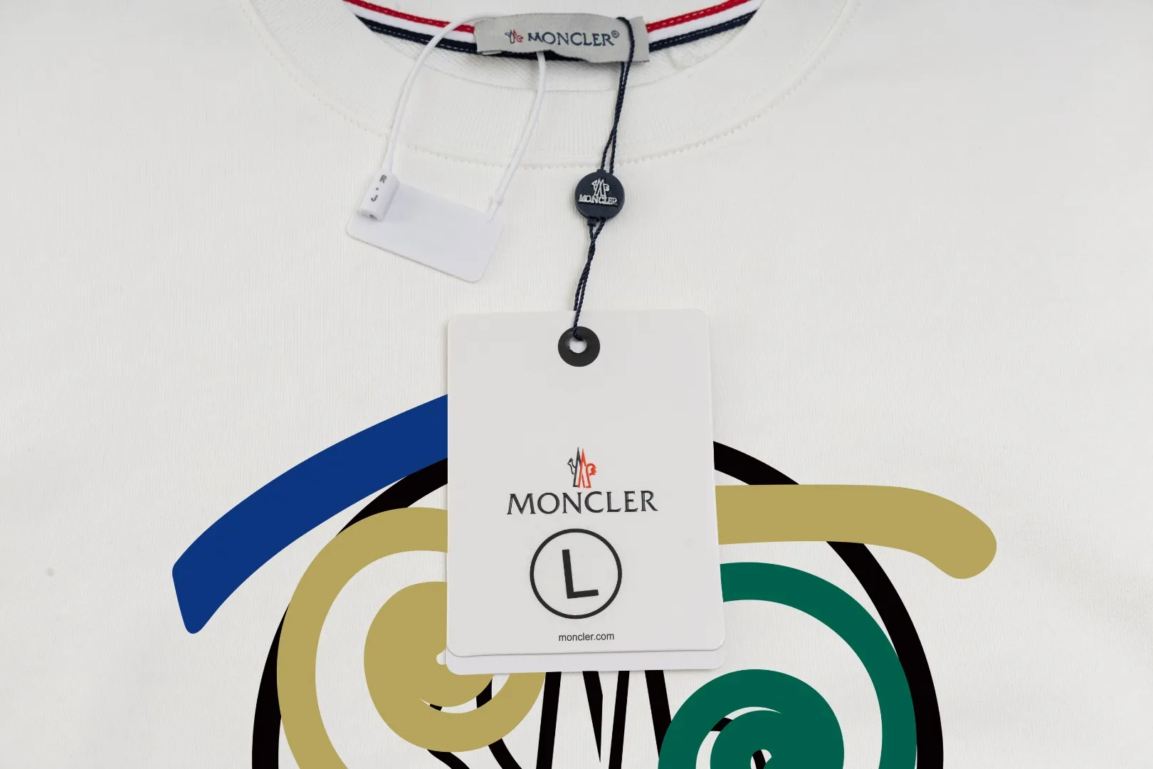 【 Quality】 【🎉 🎊】 【 MONCLER】【In Stock 】 🏅2024 New Arrival Premium 3D LOGO ， ， Premium ⚠️ ： 460 ， 21S 10S 26/2 1*1 ！ ， ， ， ， ， ！ Same Style ✔ Same Style： ❗ ✔【 Same Style， In Stock！】 ➡Size：S M L XL XXL ➡ ：Black White ⚠️Size Size